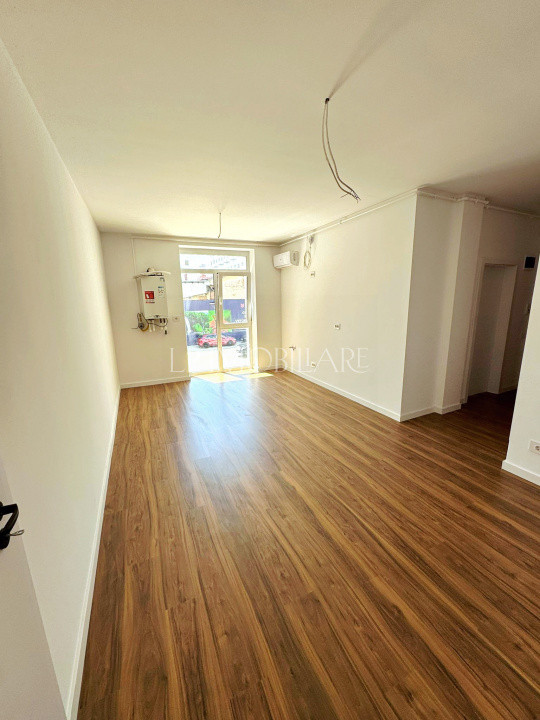 Nou Apartament trei camere, boxa inclusa in pret