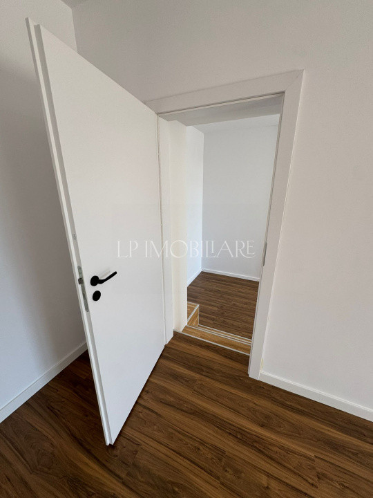 Nou Apartament trei camere, boxa inclusa in pret