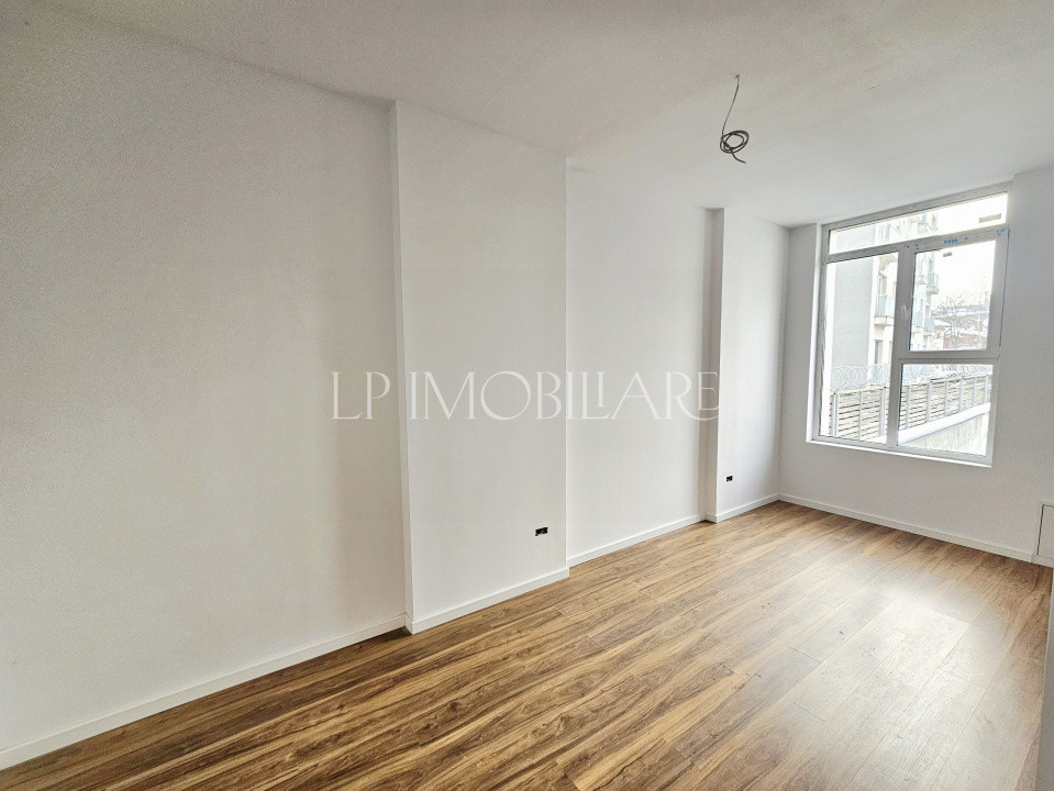 Nou Apartament trei camere-Tur video atasat