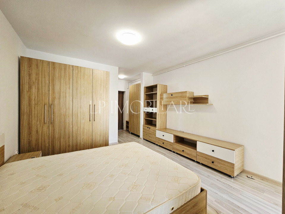 Garsoniera langa parc /Parcare