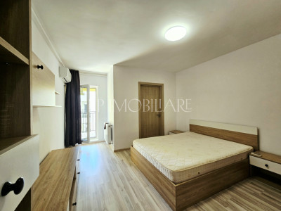 Garsoniera langa parc /Parcare