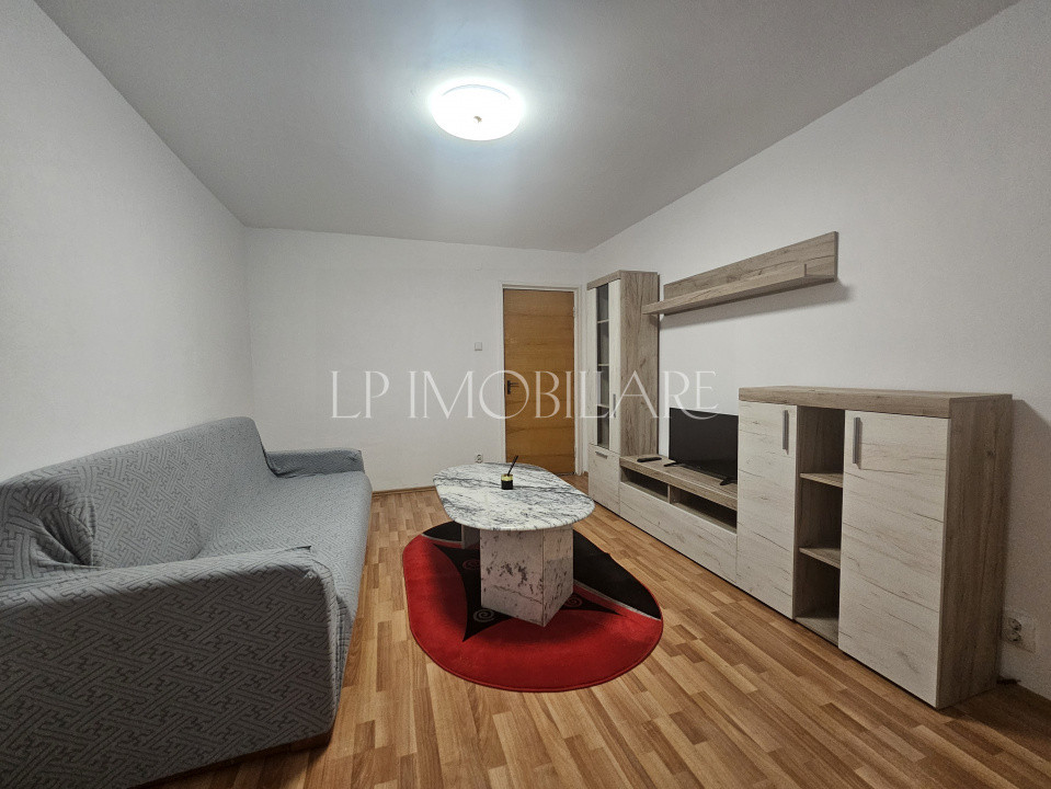 Apartament renovat de inchiriat