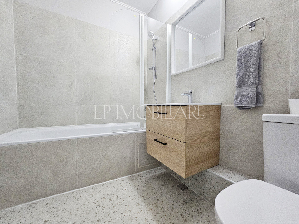 Prima inchiriere/ Polona/ Apartament decomandat