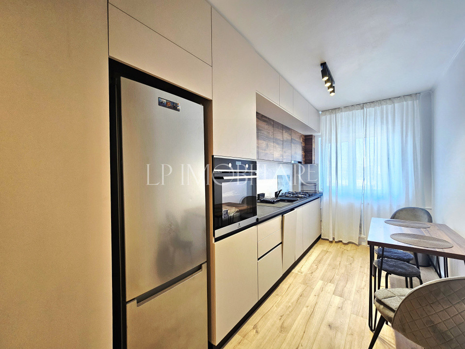 Prima inchiriere/ Polona/ Apartament decomandat