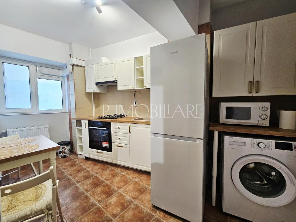 Prima inchiriere/ Apartament decomandat