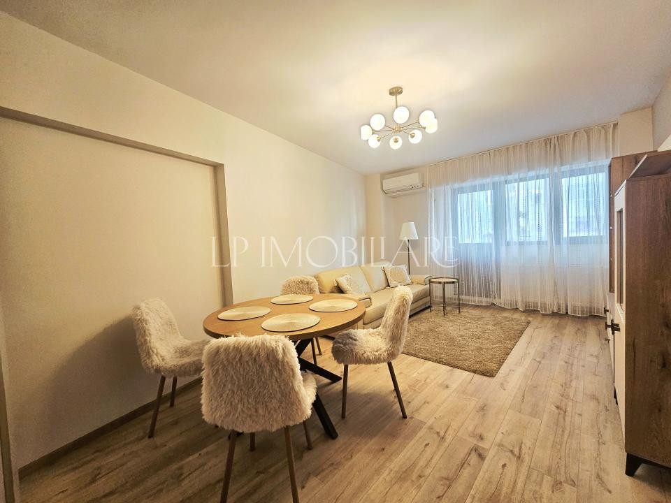 Prima inchiriere/ Apartament decomandat