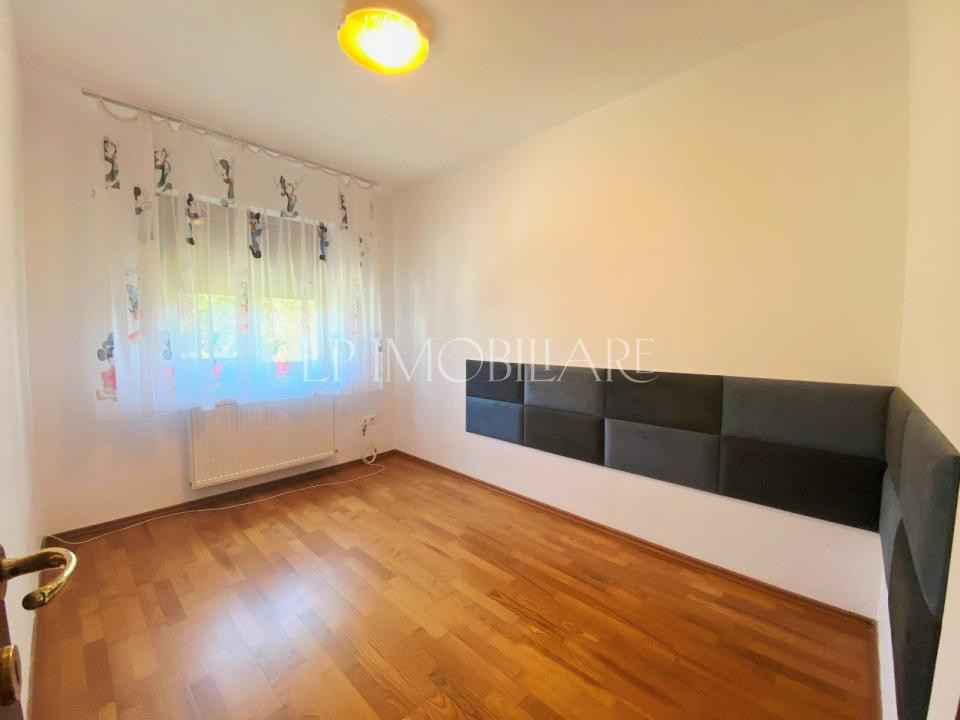 Casa familiei tale lângă Bulevardul Castanilor