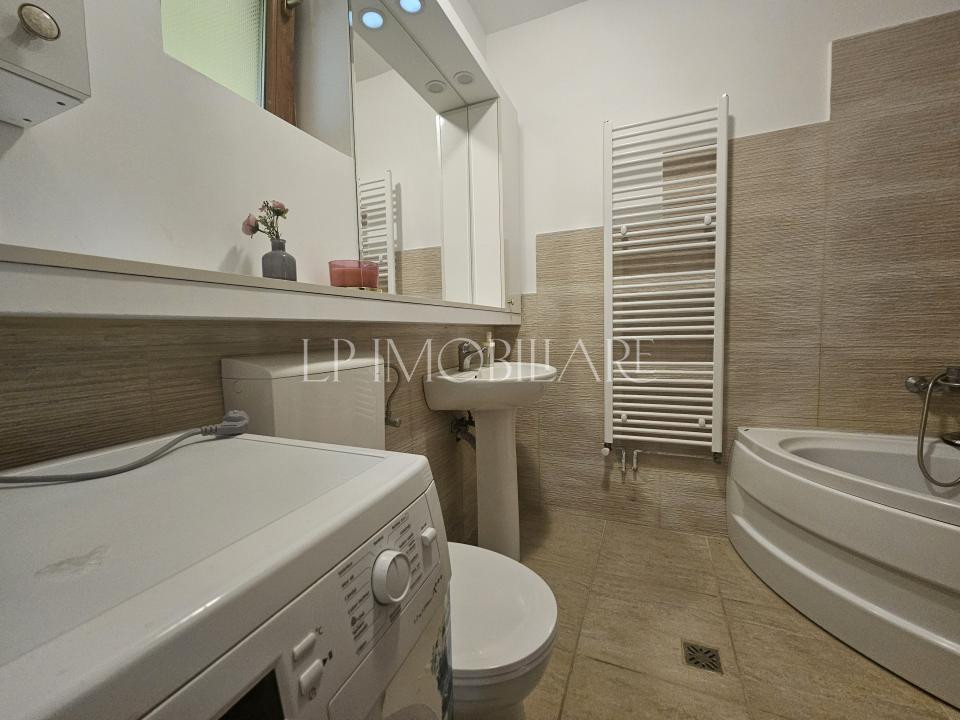 Casa familiei tale lângă Bulevardul Castanilor