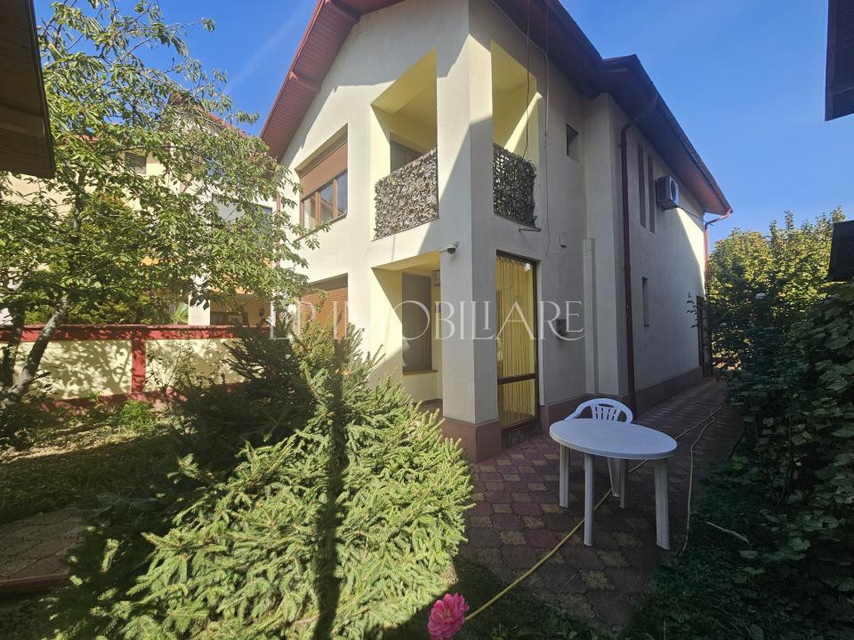 Casa familiei tale lângă Bulevardul Castanilor
