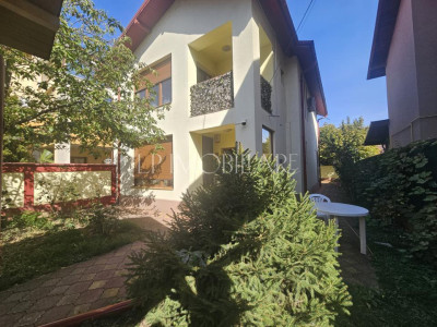 Casa familiei tale lângă Bulevardul Castanilor